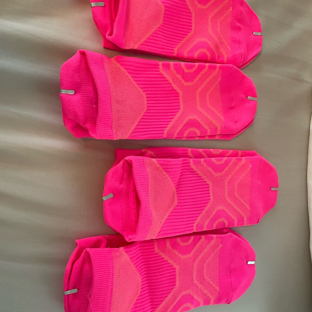 4 pair New Pink Athletic Socks NWOT never worn pet free smoke free home